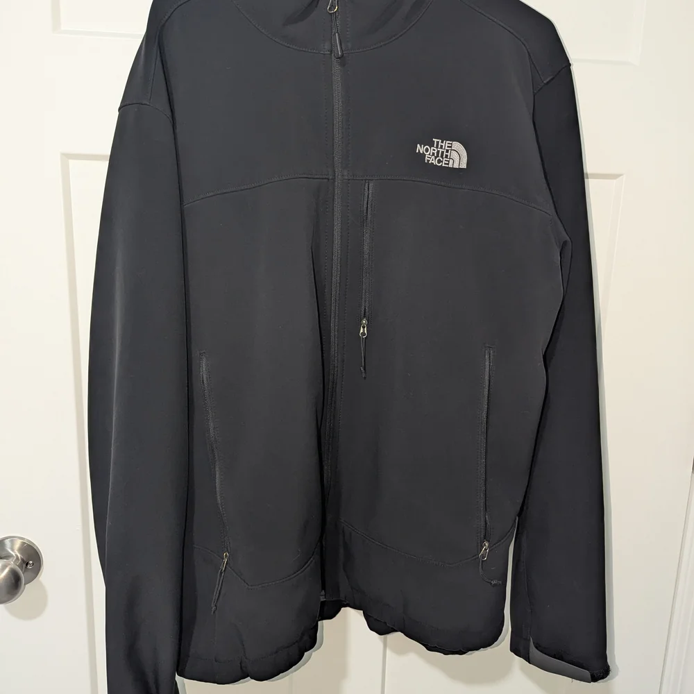 The North Face Men's Black Apex Bionic Softshell Jacket - Picture 1 of 9